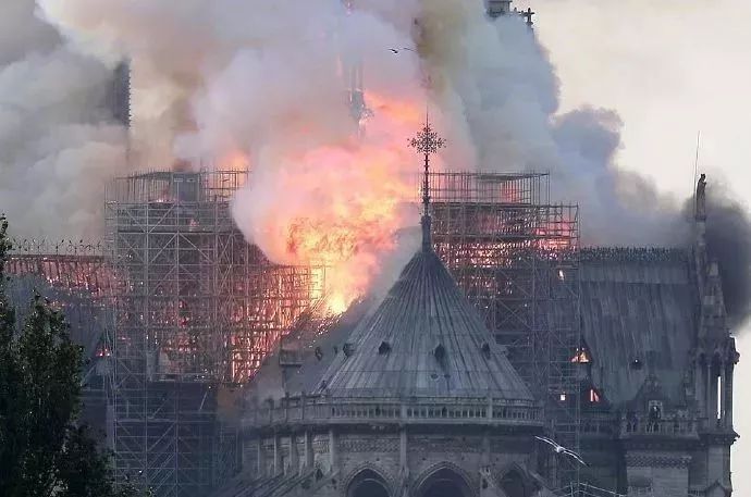 防火電纜生產(chǎn)滿足耐火需求:950℃明火中燃燒3小時(shí)仍能運(yùn)行 防火電纜生產(chǎn)滿足耐火需求:950℃明火中燃燒3小時(shí)仍能運(yùn)行